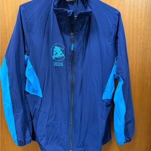 2025 Club RunDisney windbreaker.